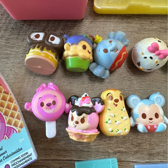 Lot of 14 Disney Munchlings Scented Figures & Playsets - Picture 2 of 8